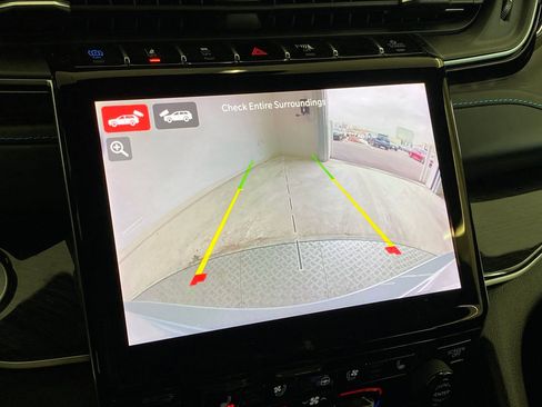 Used 2022 Jeep Grand Cherokee Trailhawk w/ Luxury Tech Group III image 25