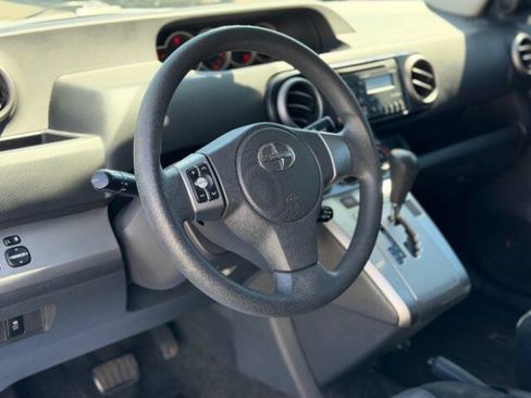 Used 2012 Scion xB FWD image 8