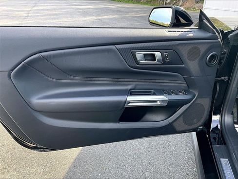Used 2025 Ford Mustang Premium RWD image 9