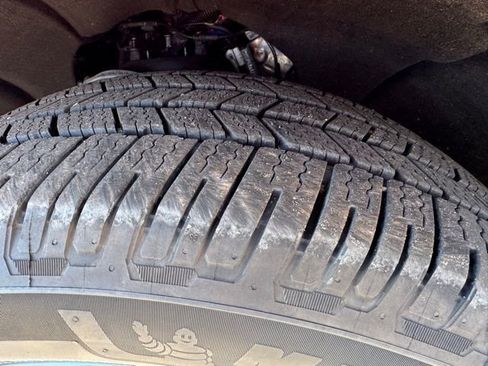 Used 2024 Chevrolet Suburban High Country w/ Advanced Technology Package image 13