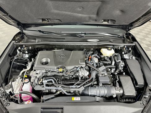 Used 2025 Toyota Camry SE FWD image 31
