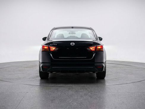 Used 2025 Nissan Altima 2.5 SV FWD image 7
