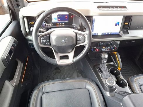 Used 2022 Ford Bronco Badlands image 11