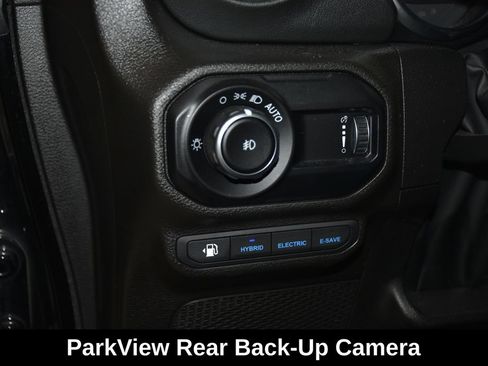 Used 2023 Jeep Wrangler Unlimited Sahara w/ Cold Weather Group AWD/4WD image 15