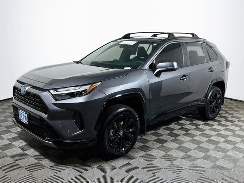 Certified 2024 Toyota RAV4 SE AWD/4WD image 3