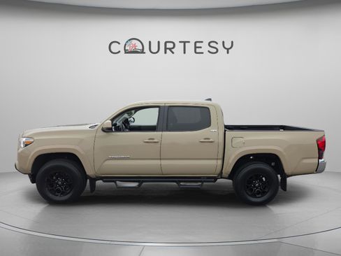 Used 2019 Toyota Tacoma SR5 image 3