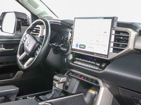 Used 2024 Toyota Tundra Limited image 29
