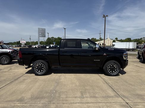 New 2025 RAM 2500 Limited image 10