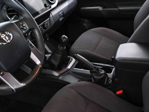 Used 2019 Toyota Tacoma TRD Off-Road AWD/4WD image 21