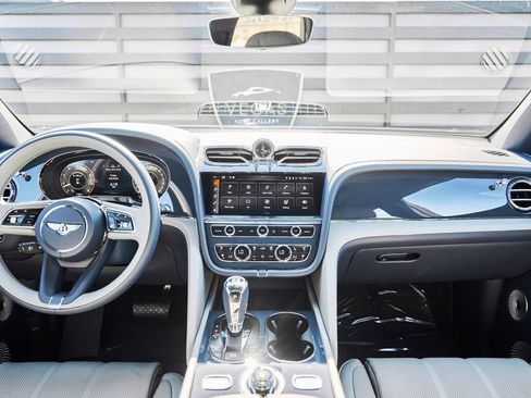 Used 2025 Bentley Bentayga Extended Wheelbase AWD/4WD image 53