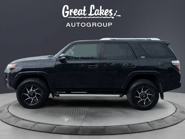 Used 2017 Toyota 4Runner SR5 Premium AWD/4WD image 2