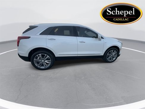 Certified 2025 Cadillac XT5 Premium Luxury w/ LPO, Floor Liner Package image 7