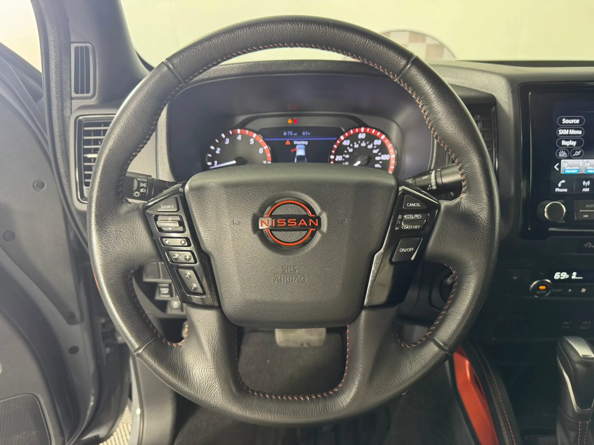 Used 2023 Nissan Frontier PRO-4X w/ Tow Package AWD/4WD image 13