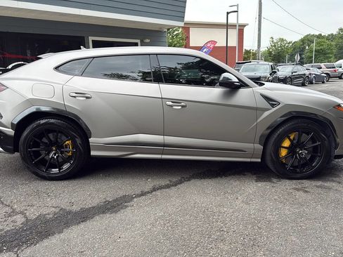 Used 2019 Lamborghini Urus AWD/4WD image 4