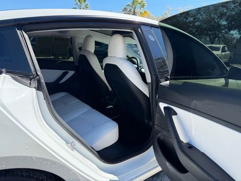 Used 2021 Tesla Model 3 Performance image 30