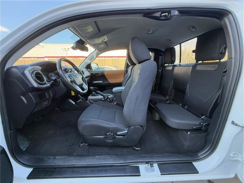 Used 2018 Toyota Tacoma SR5 image 20