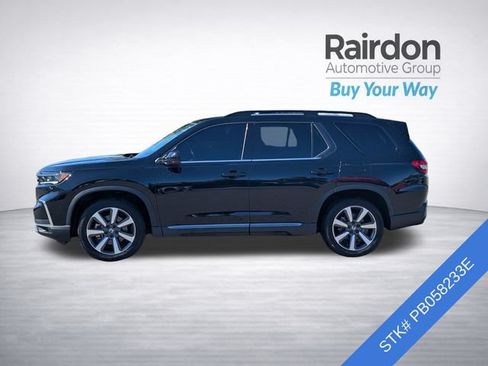 Used 2023 Honda Pilot Touring image 4