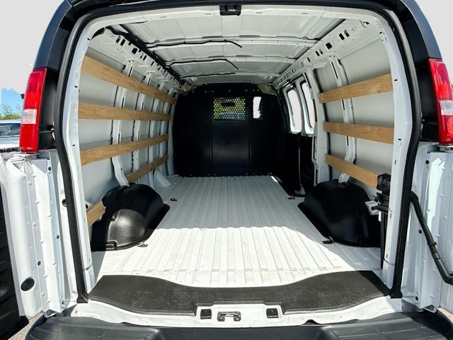 Used 2024 Chevrolet Express 2500 w/ Driver Convenience Package RWD image 22