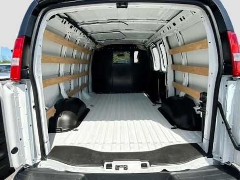 Used 2024 Chevrolet Express 2500 w/ Driver Convenience Package RWD image 22