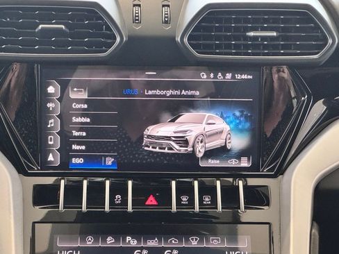 Used 2021 Lamborghini Urus image 58