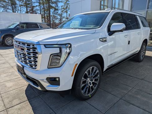 New 2026 GMC Yukon XL Denali w/ Sun & Power Step Package image 4