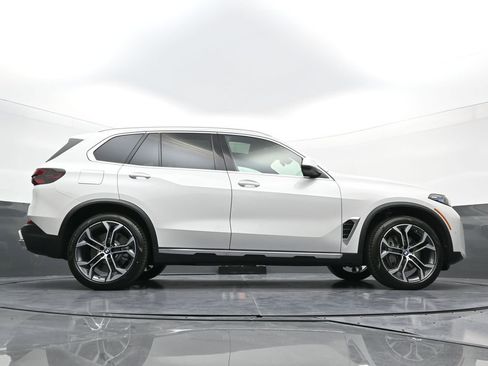 New 2026 BMW X5 xDrive50e AWD/4WD image 29