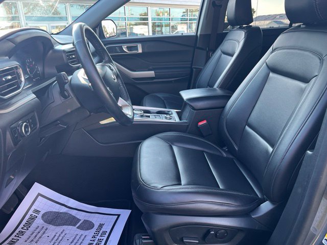 Used 2024 Ford Explorer XLT w/ Equipment Group 202A AWD/4WD image 10