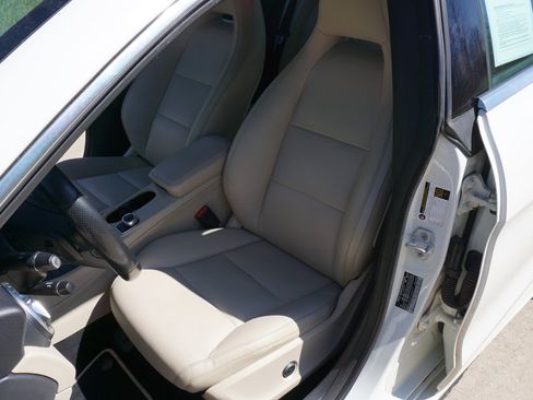 Used 2015 Mercedes-Benz CLA 250 4dr Sdn CLA 250 FWD image 20