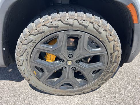Used 2023 Rivian R1T Adventure AWD/4WD image 13