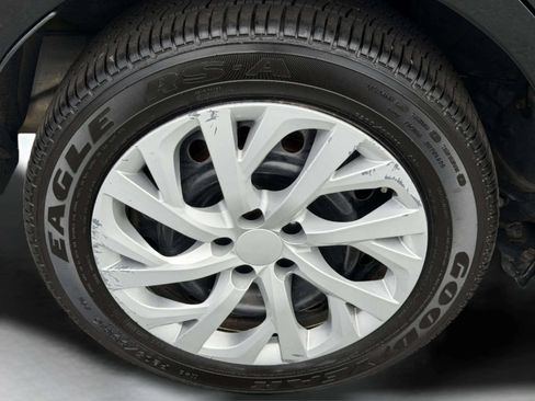 Used 2017 Toyota Corolla LE w/ Carpet Mat Package (TMS) FWD image 36