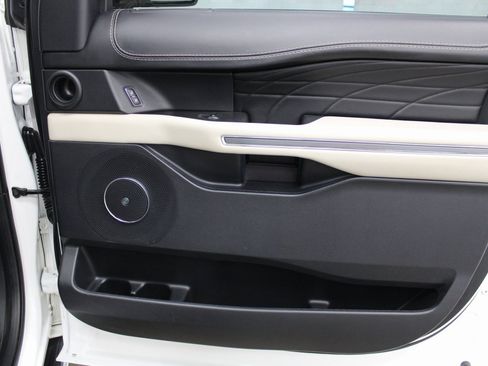 Used 2021 Ford Expedition Max Platinum image 33
