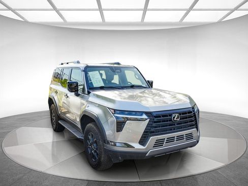 Used 2025 Lexus GX 550 AWD/4WD image 2