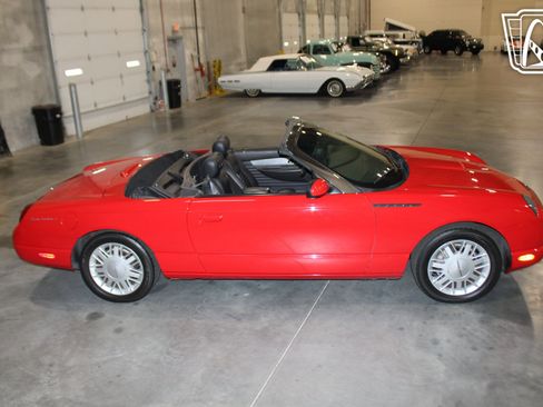 Used 2002 Ford Thunderbird image 37