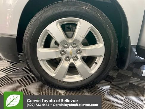 Used 2017 Chevrolet Traverse LT w/ Style and Technology Package image 25