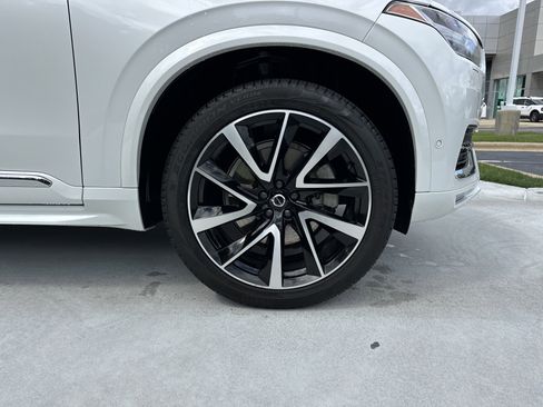 Used 2023 Volvo XC90 B6 Plus AWD/4WD image 13