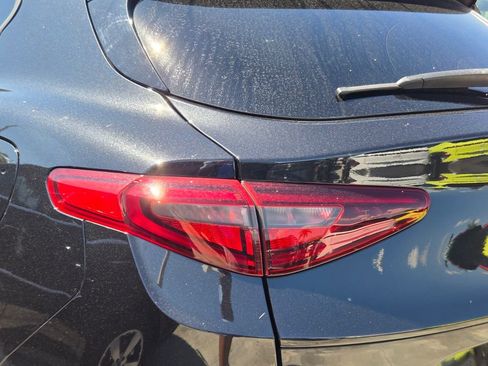 Used 2023 Alfa Romeo Stelvio Sprint image 8