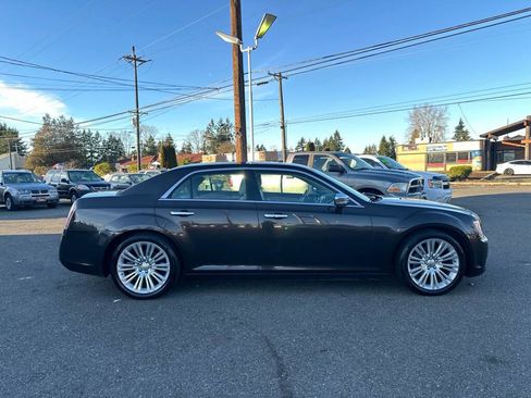 Used 2012 Chrysler 300 Limited w/ Luxury Group image 5