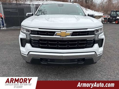 Used 2025 Chevrolet Silverado 1500 LT image 2