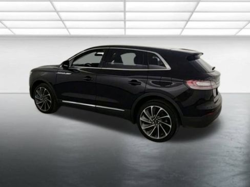 Used 2022 Lincoln Nautilus Reserve w/ Equipment Group 201A image 7