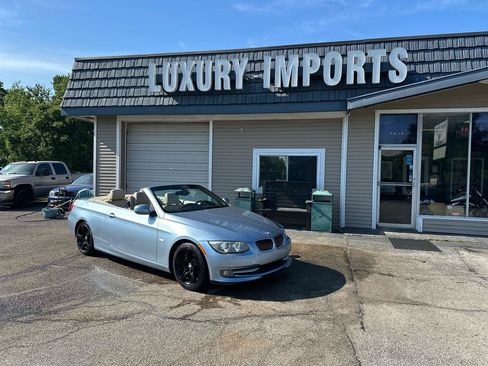 Used 2013 BMW 335i Convertible w/ Premium Pkg RWD image 1
