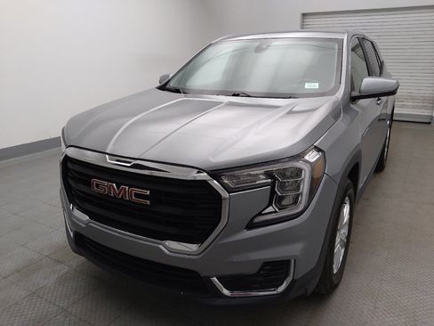Used 2024 GMC Terrain SLE FWD image 15