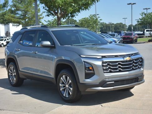 New 2026 Chevrolet Equinox LT FWD image 3
