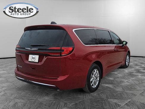 New 2026 Chrysler Pacifica Select FWD image 5