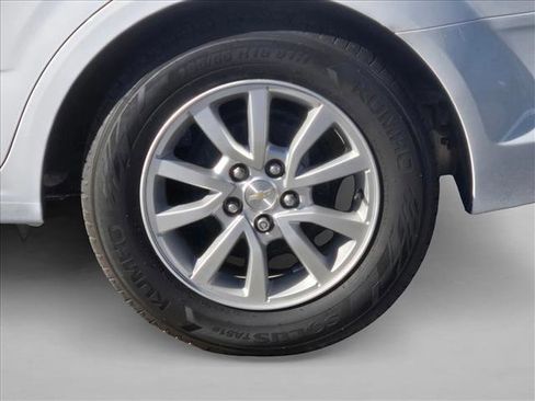 Used 2020 Chevrolet Sonic LT w/ Convenience Package image 22