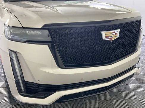 Used 2023 Cadillac Escalade ESV Sport w/ Touring Package AWD/4WD image 8