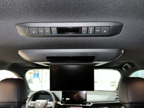 New 2026 Toyota Sienna Platinum AWD/4WD image 14