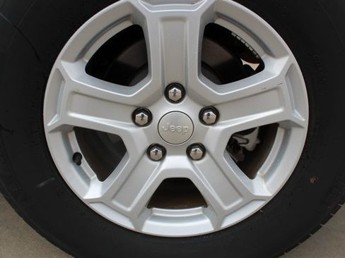 Used 2021 Jeep Wrangler Sport S image 16