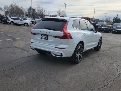 Used 2022 Volvo XC60 T8 R-Design w/ Advanced Package image 12