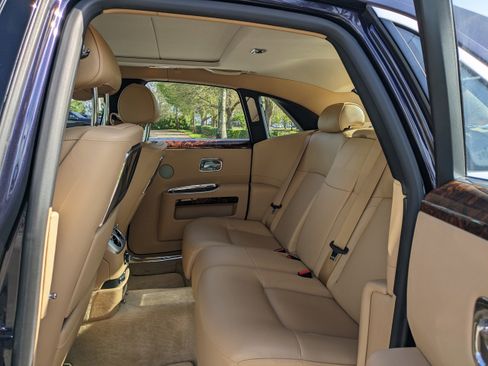 Used 2010 Rolls-Royce Ghost Base image 14