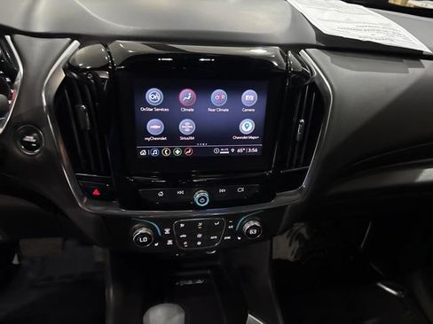 Used 2023 Chevrolet Traverse LT w/ Rear Camera Mirror Package AWD/4WD image 26